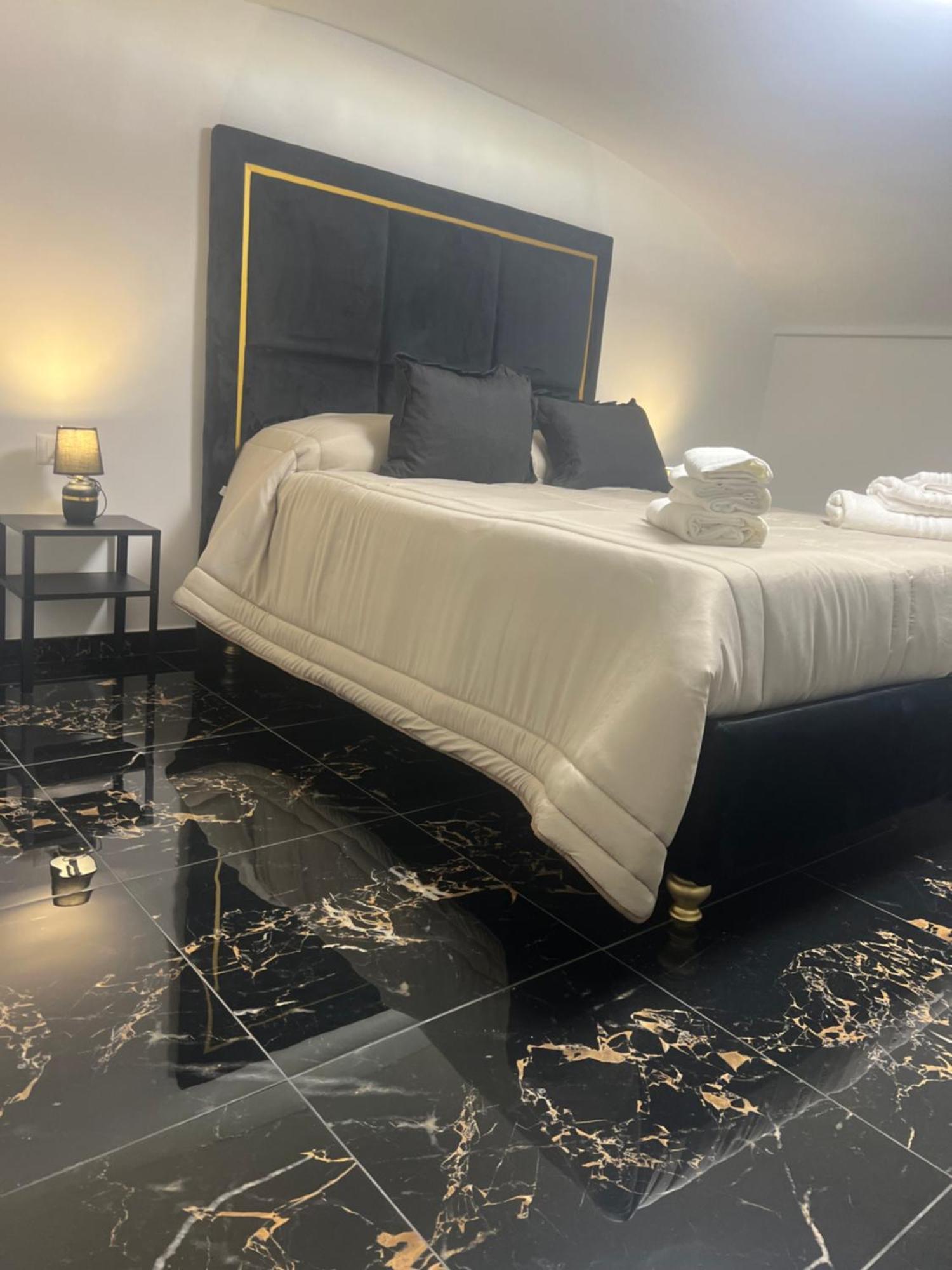 Casa Macri Apartment เนเปิลส์ ภายนอก รูปภาพ